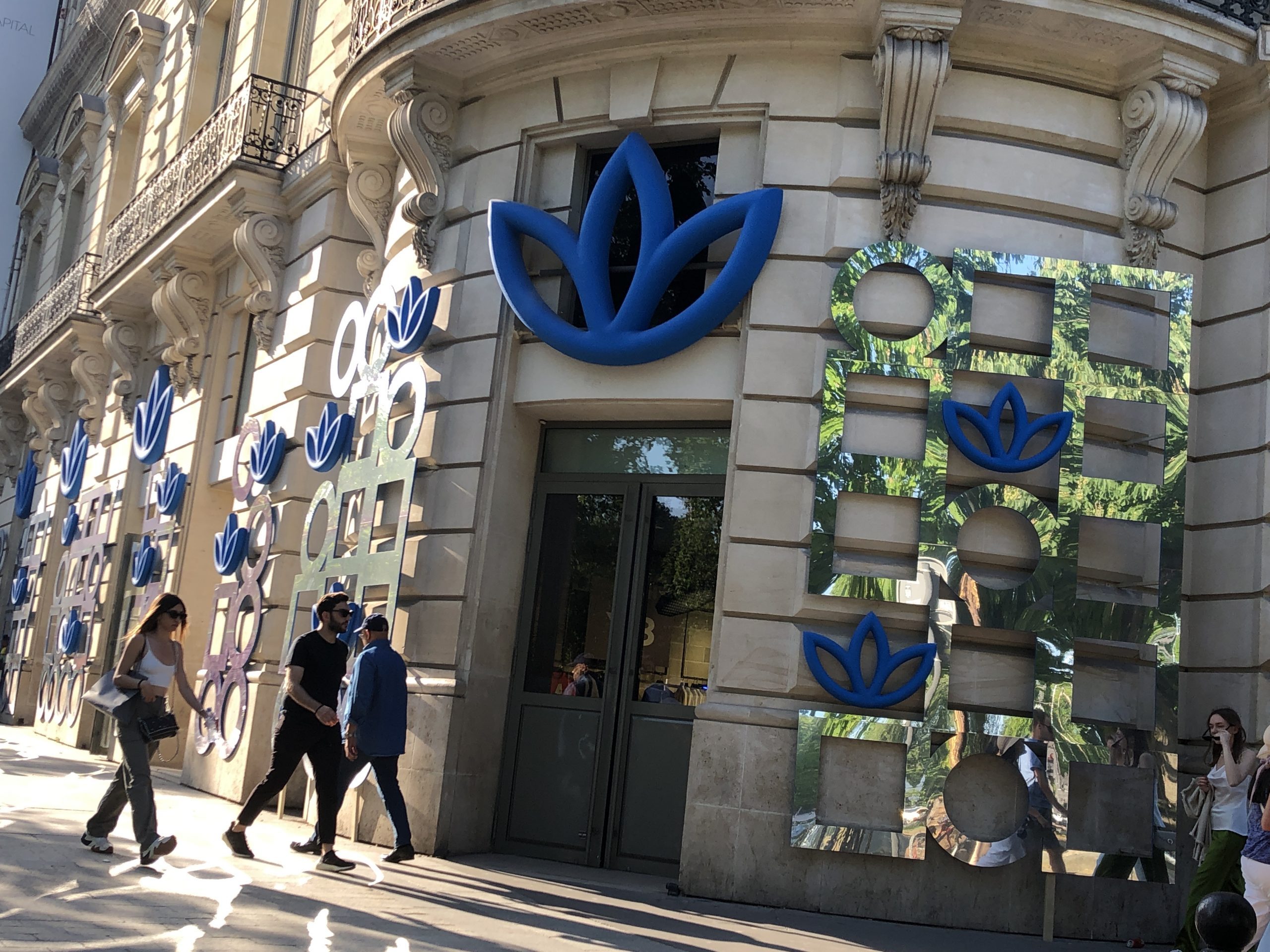 Réalisations enseignes à Arles — Enseigne de magasin sport