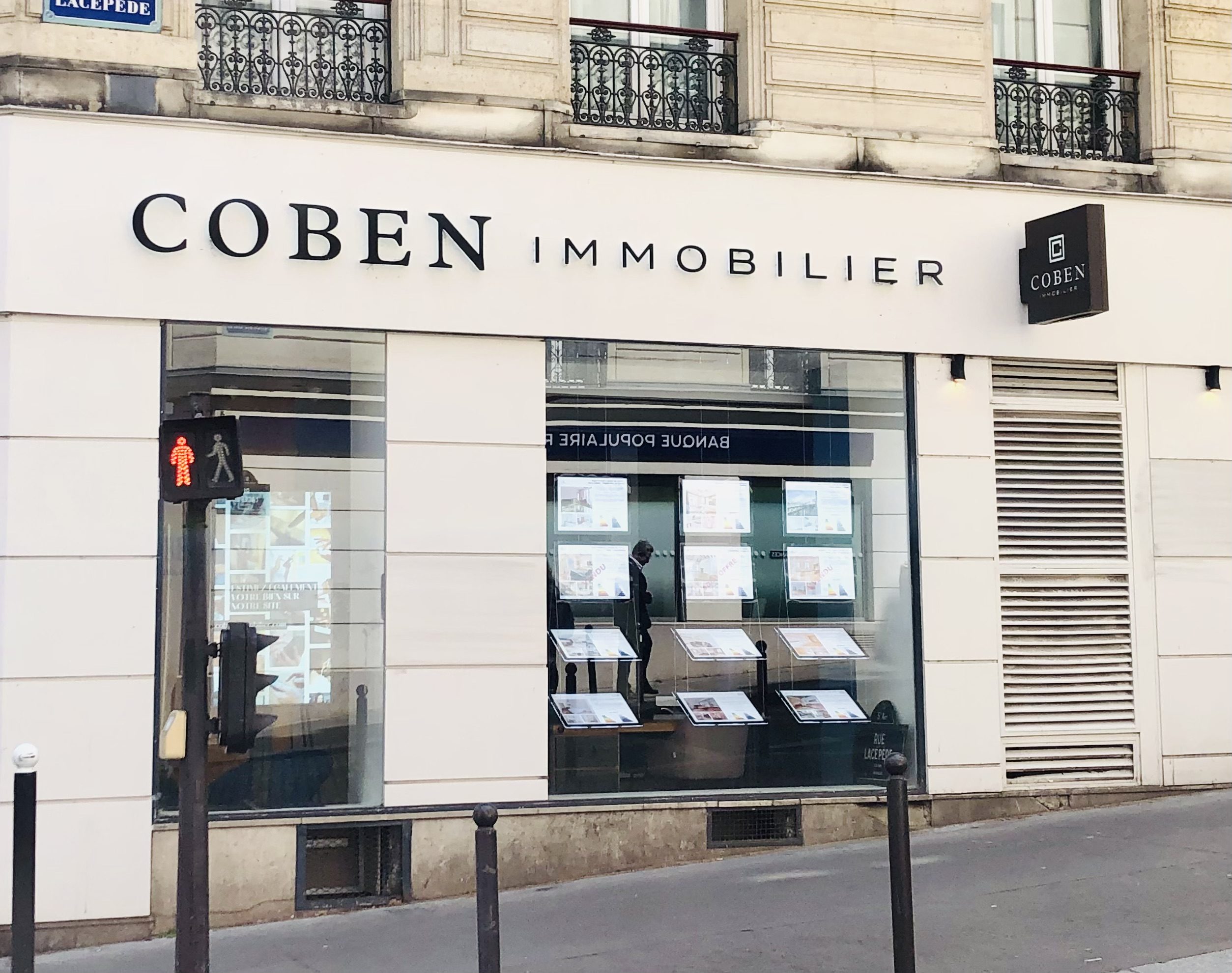 Lettres découpées à Arles — Enseigne lettres decoupees lumineuses immobilier
