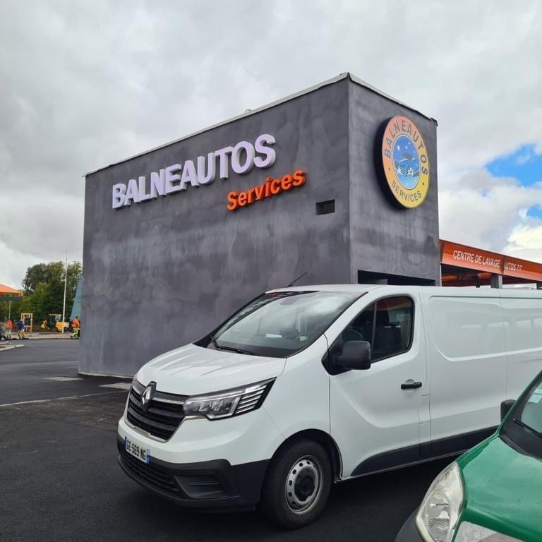 Lettres découpées à Arles — Enseigne lettres decoupees garage auto